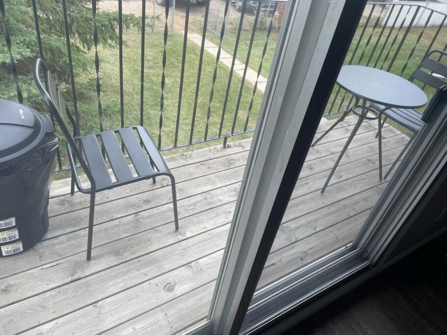Wonderful 2-Bedroom Apartment Camrose Zewnętrze zdjęcie
